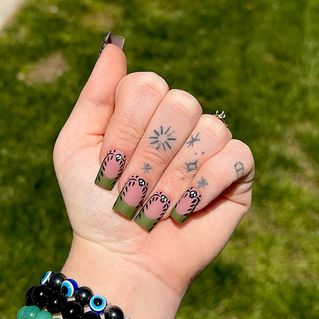 Skulls & Ivy